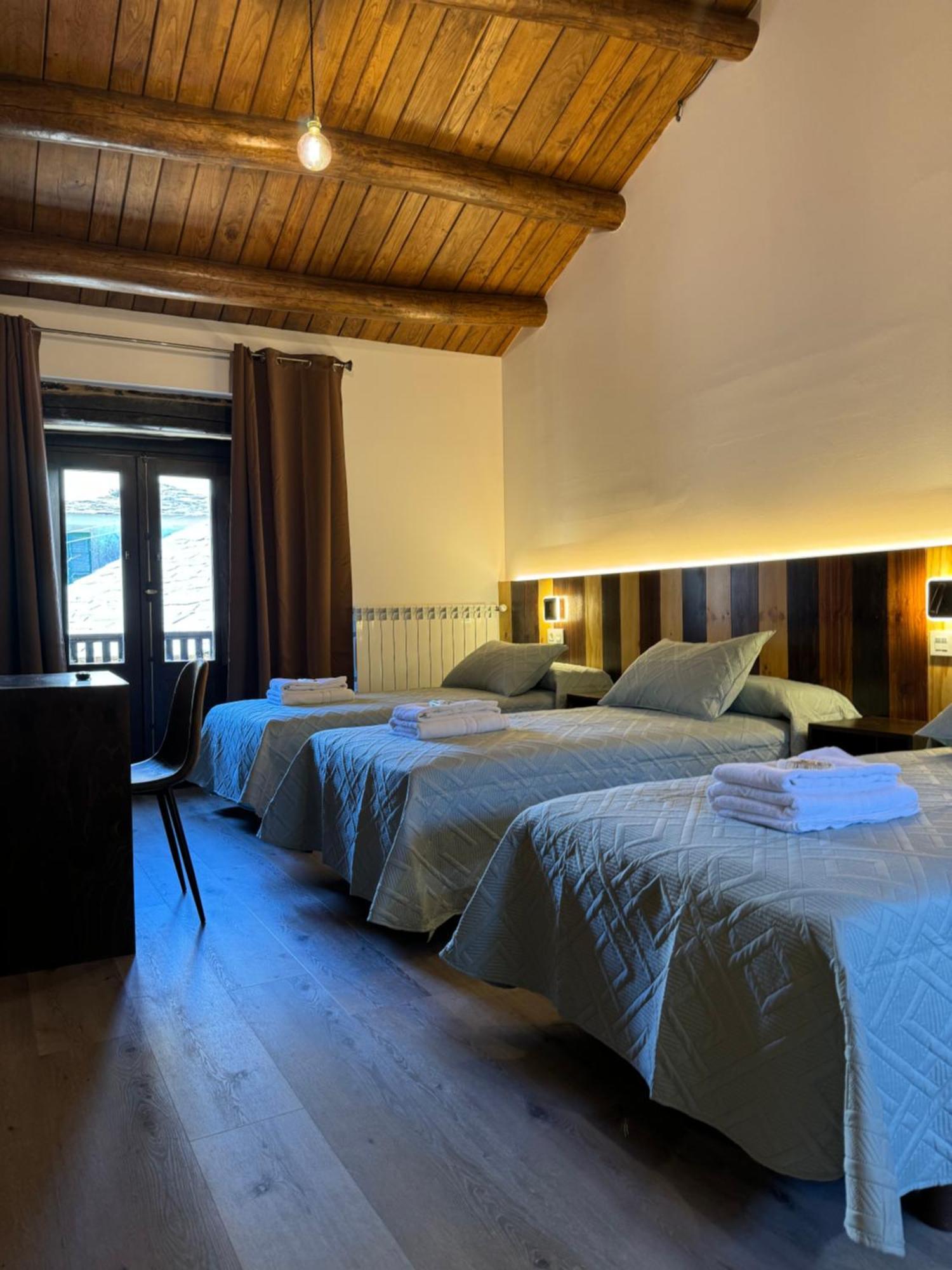 Boutique Vila De Triacastela Esterno foto