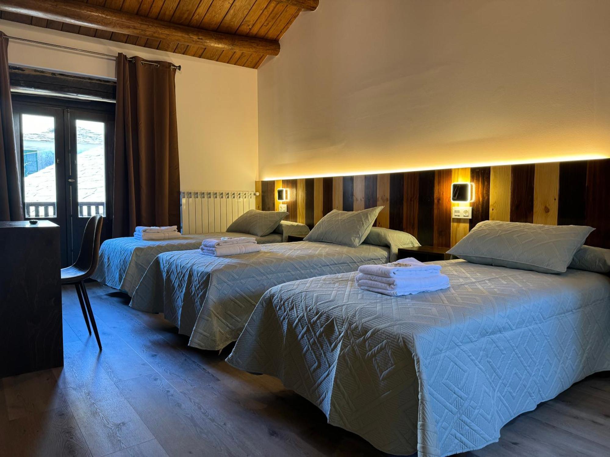 Boutique Vila De Triacastela Esterno foto