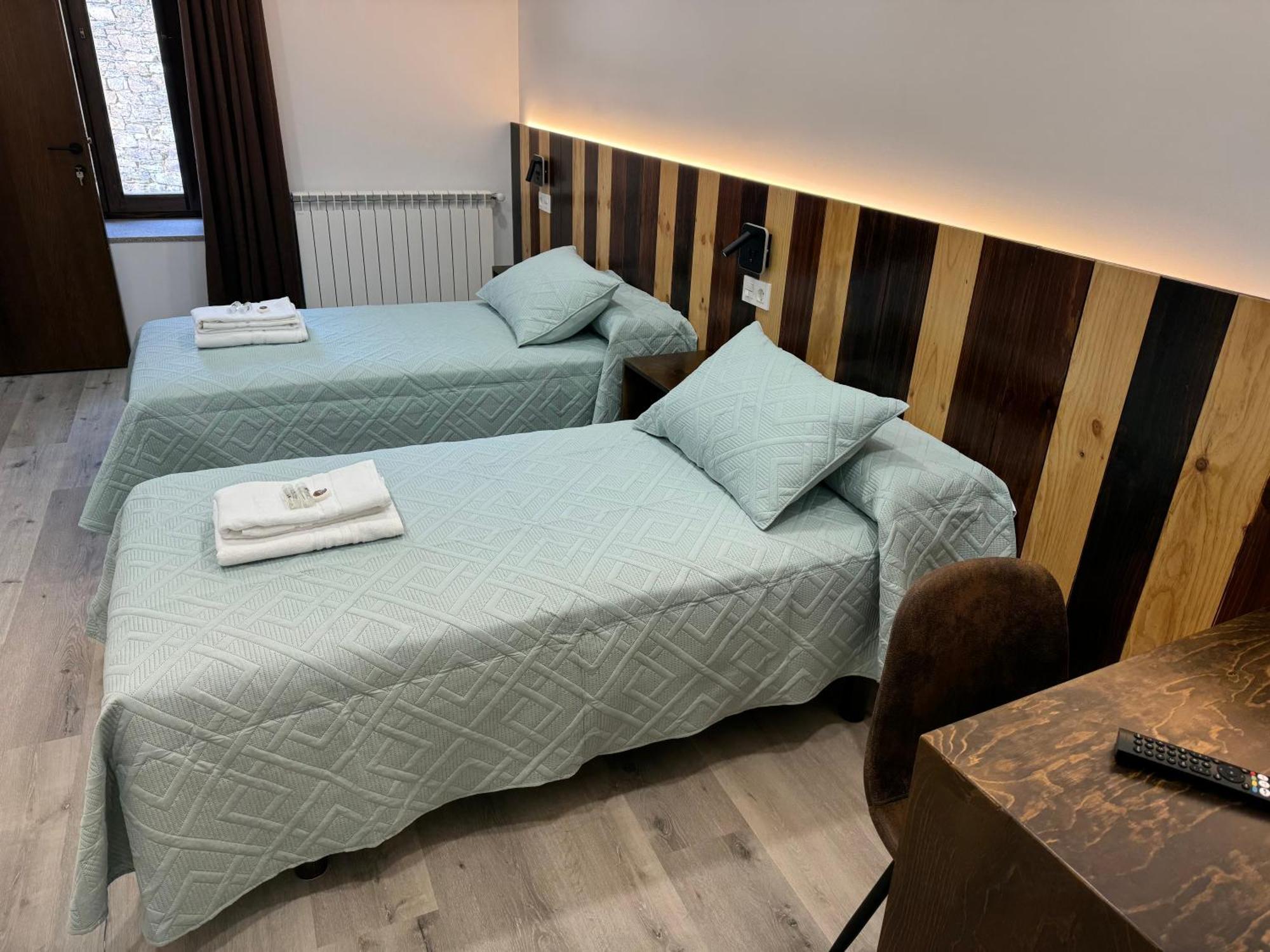 Boutique Vila De Triacastela Esterno foto